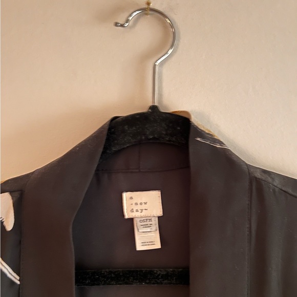 Mid Length Black Printed Kimono | One Size - Picture 3 of 3